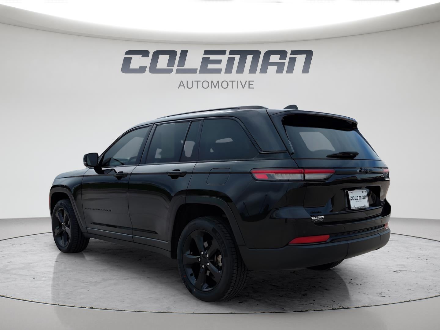 2023 Jeep Grand Cherokee — rear three-quarter view
