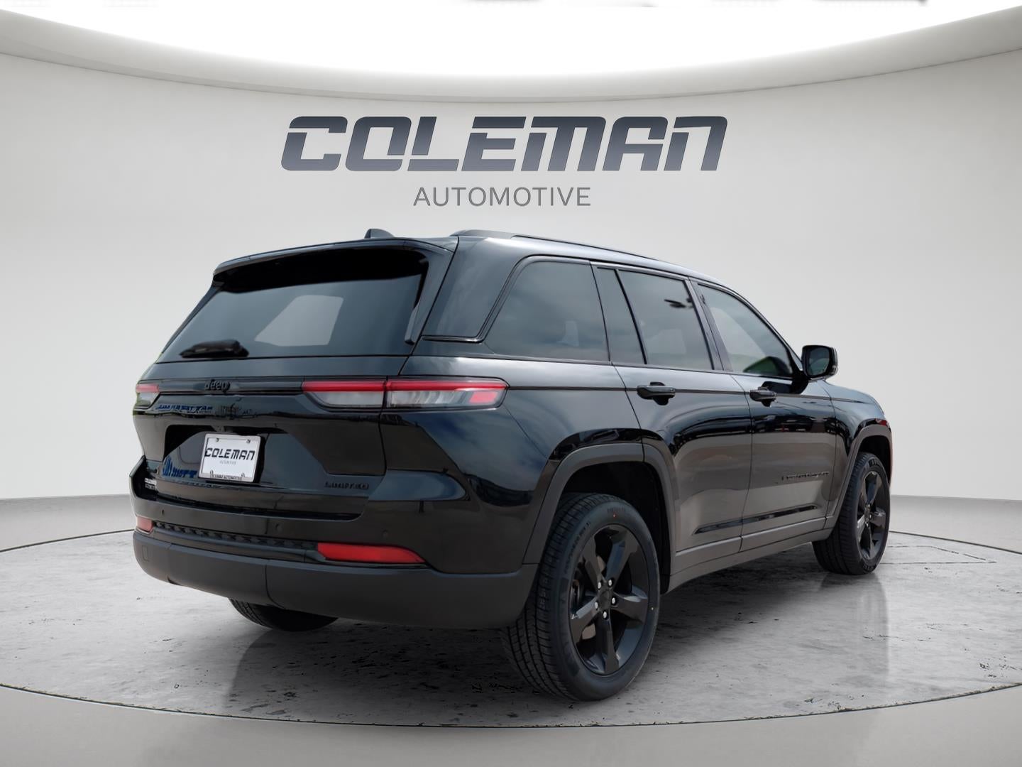 2023 Jeep Grand Cherokee — detail view